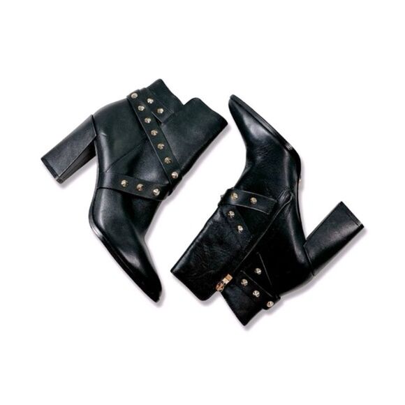 NWOT Nicole Miller Women's Black Leather Pointed Toe Side Zipper Ankle Bootie - Picture 1 of 8